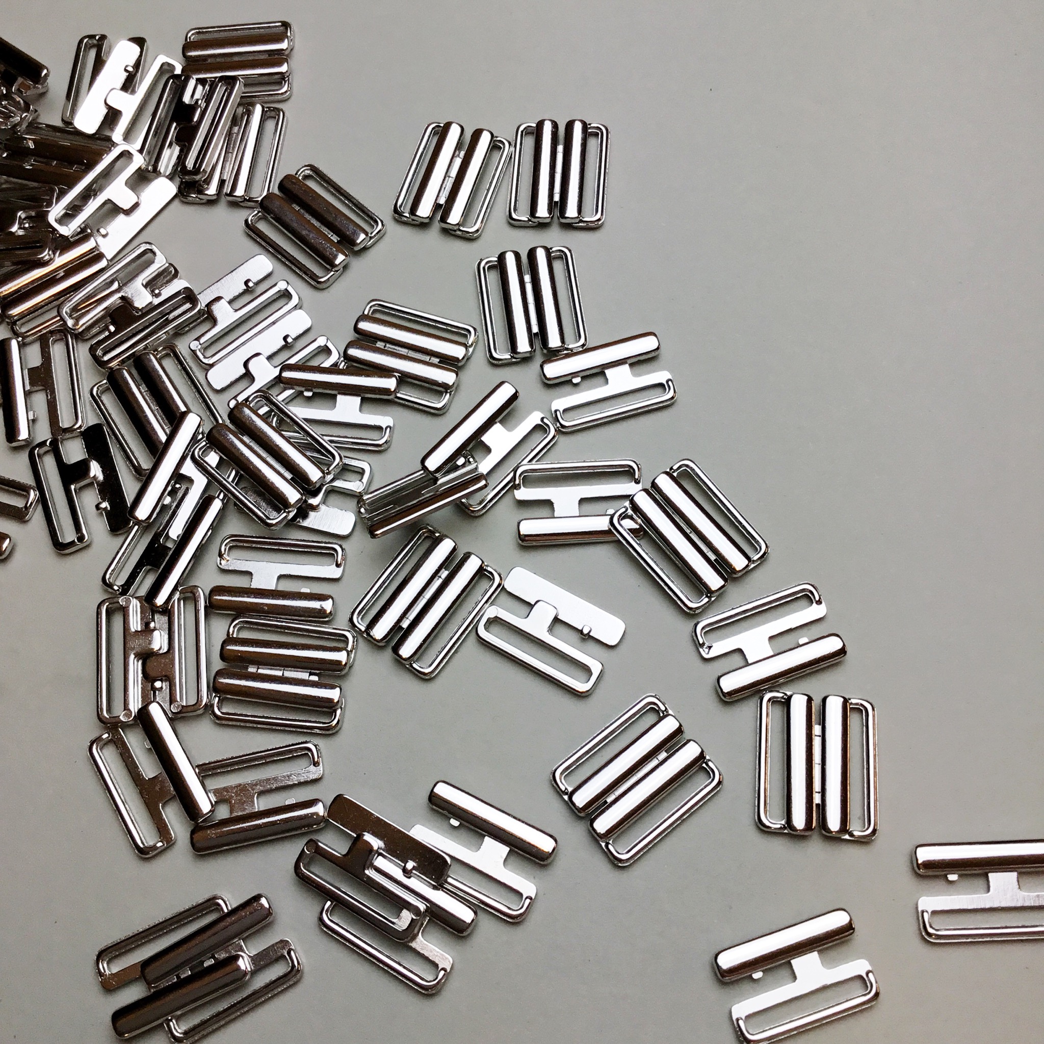 Bikini fastener gold & silver