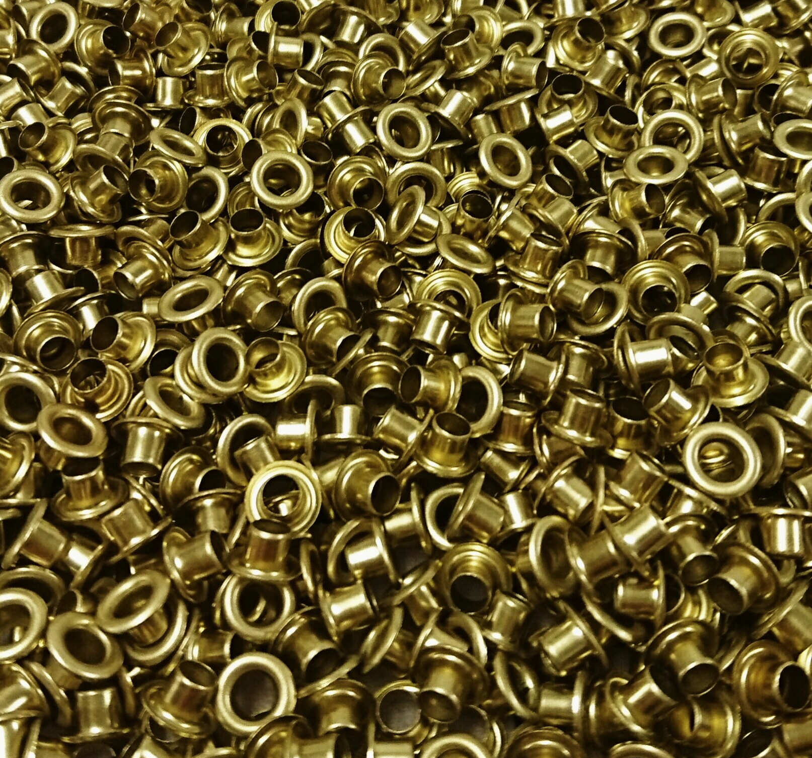 Eyelets & eyelet tapes
