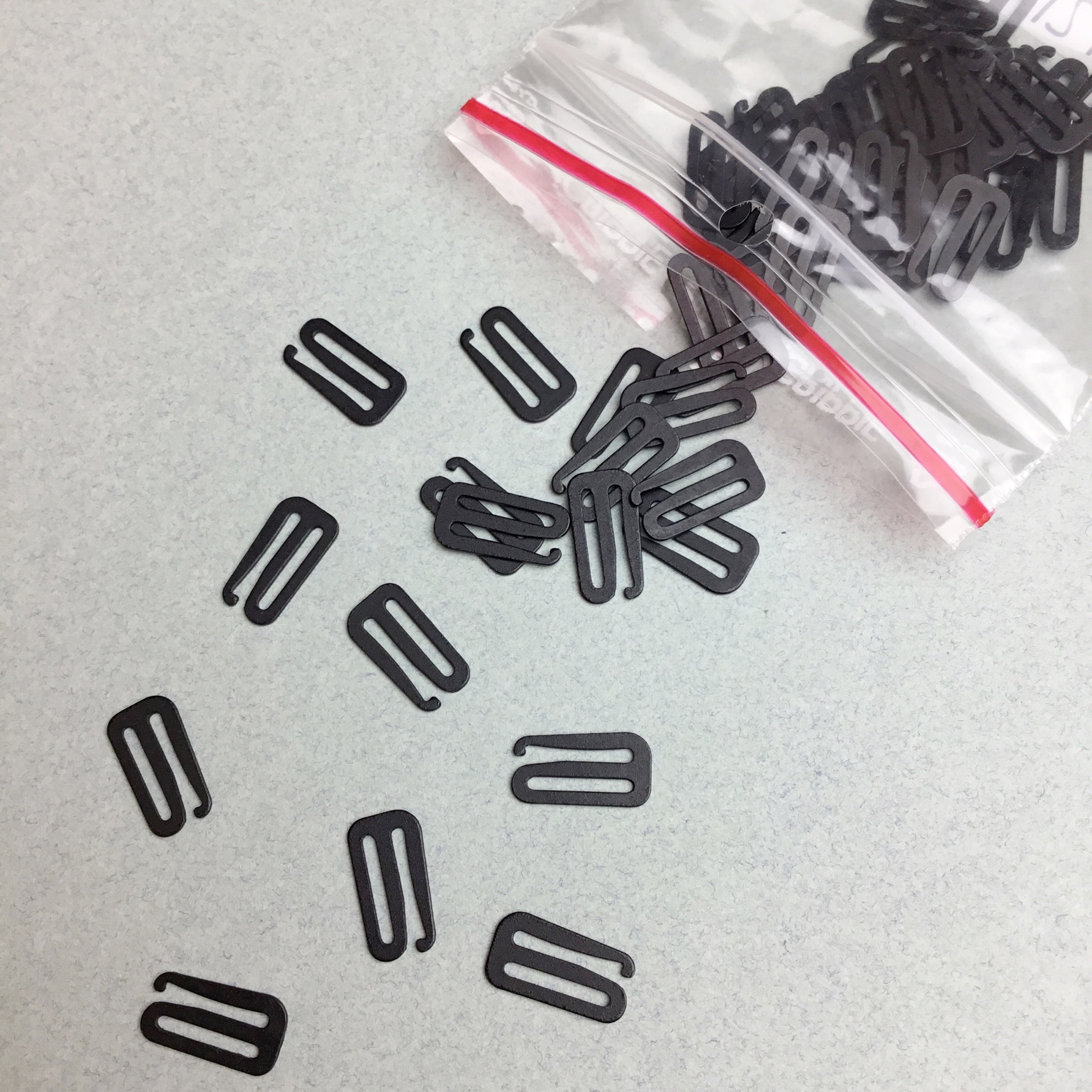 Hooks & fasteners