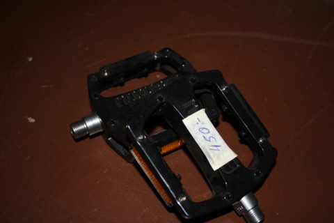 Snafu pedaler