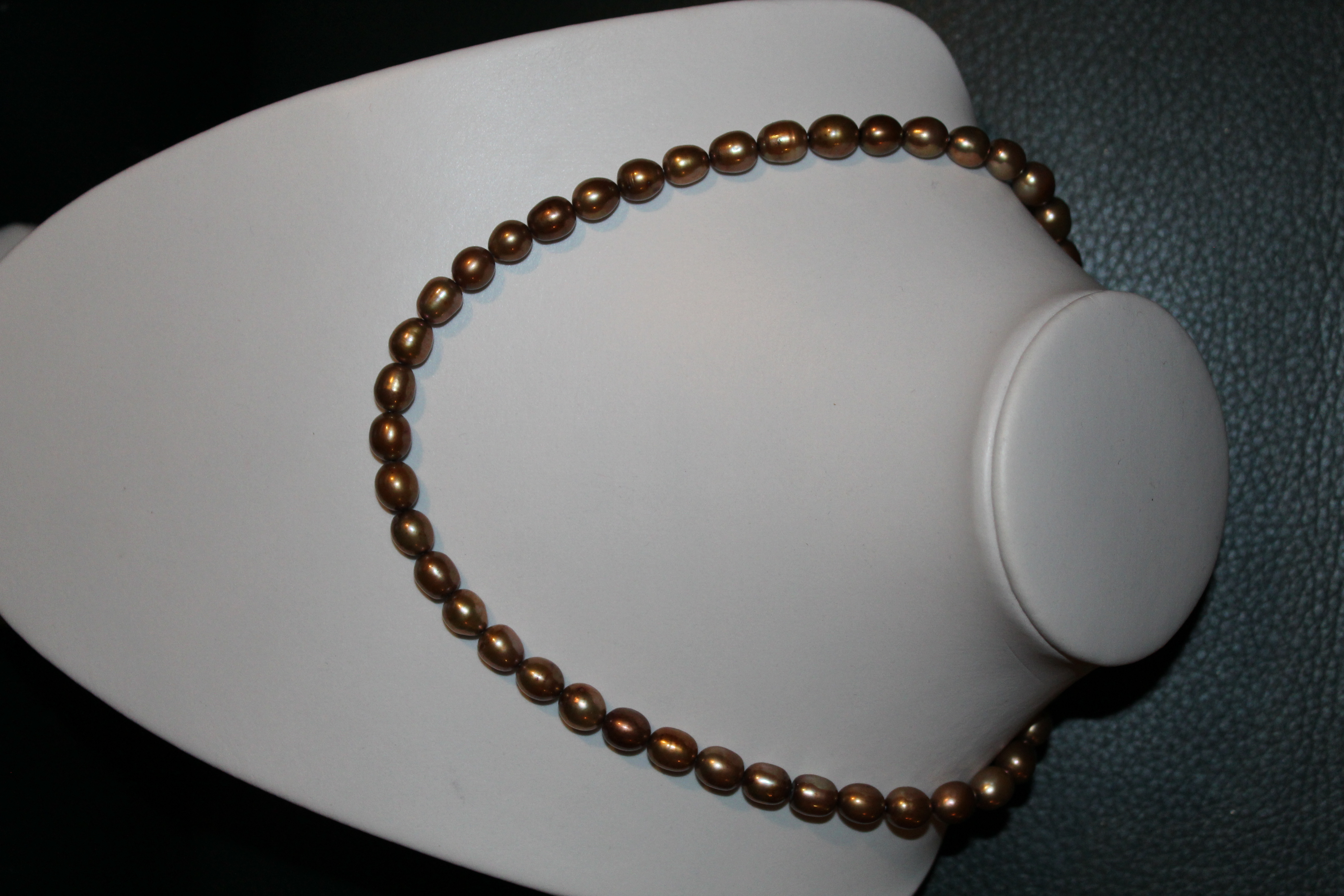 Pärlhalsband Golden Pearl