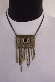 Halsband "Kantig"