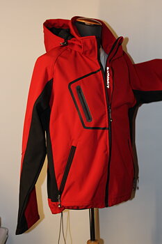 Röd jacka 4code