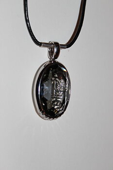 Silverhalsband med slipad sten