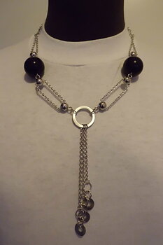 Halsband "Svarta kulor"
