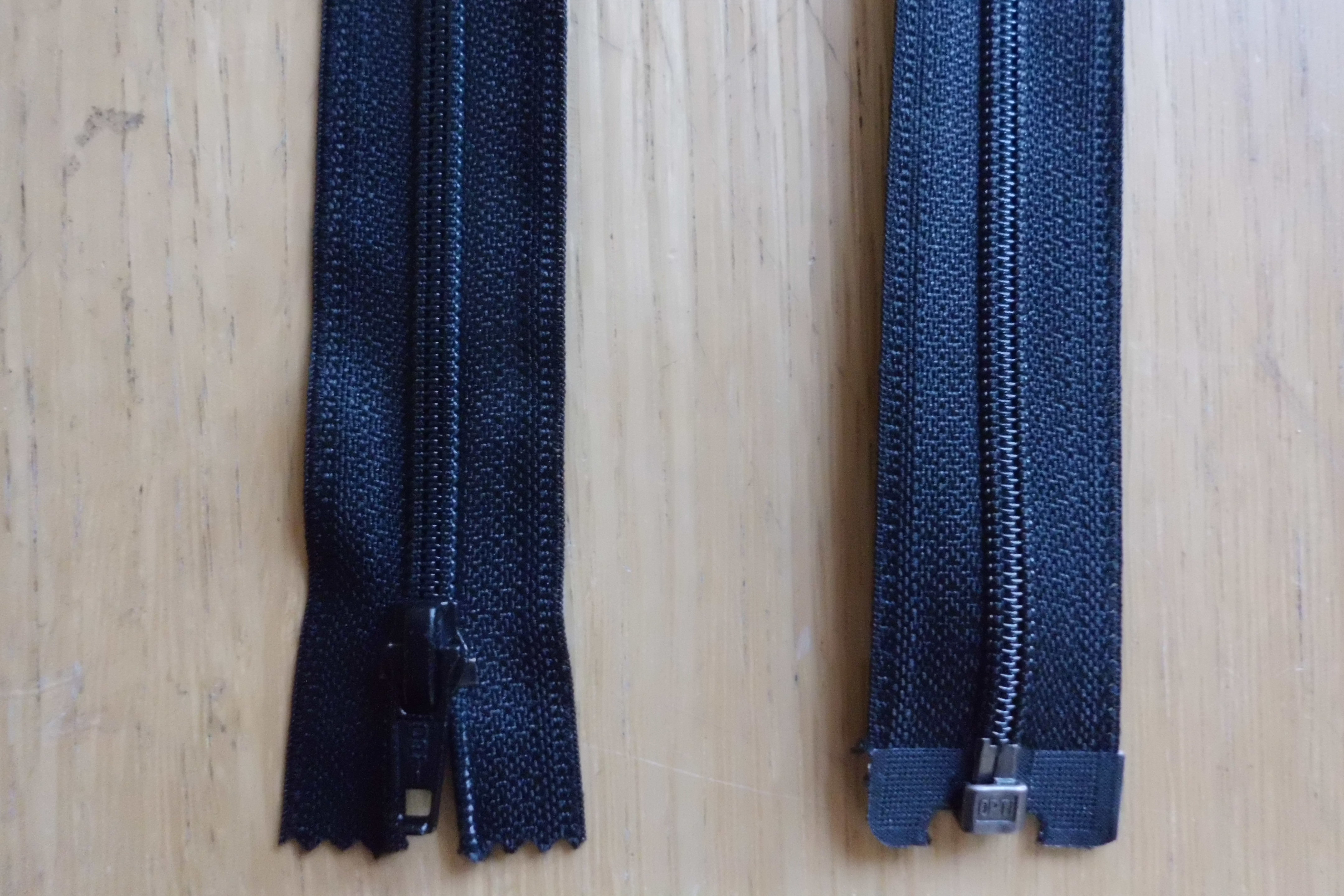 Enkeldelbar svart dragkedja 120 cm, 4500