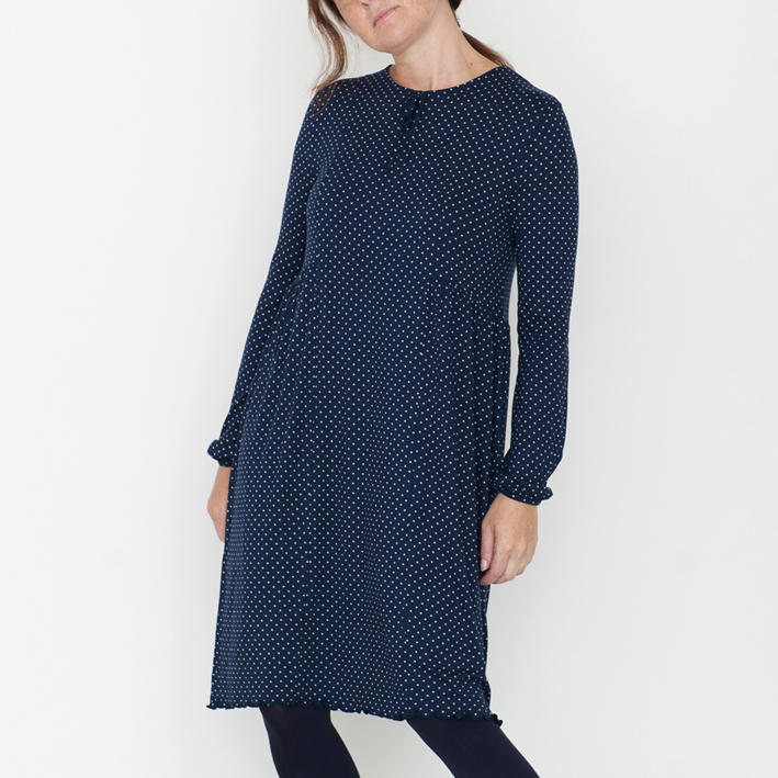Prickig klänning DOTTY