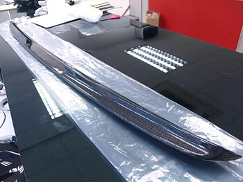 1.Kolfiber carbon wing  "C32 look"