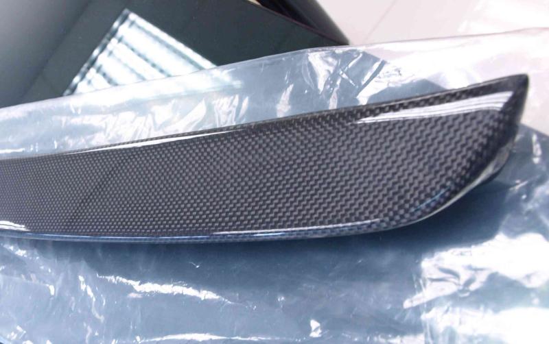 1.Kolfiber carbon wing  "C32 look" - 3