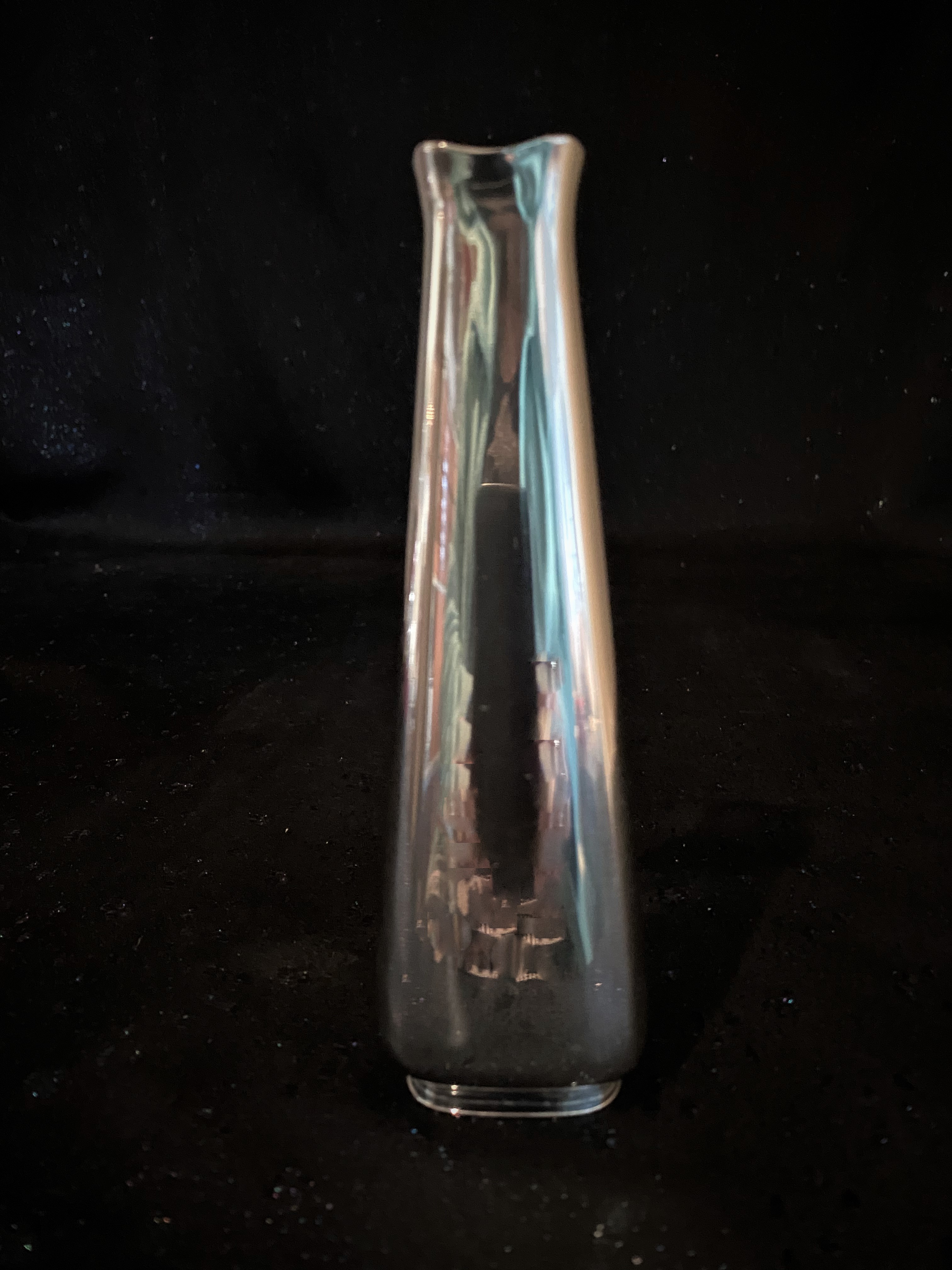 Vas  i Äkta silver. Ceson Göteborg.Design T Eldh.Ny, oanvänd från 1977