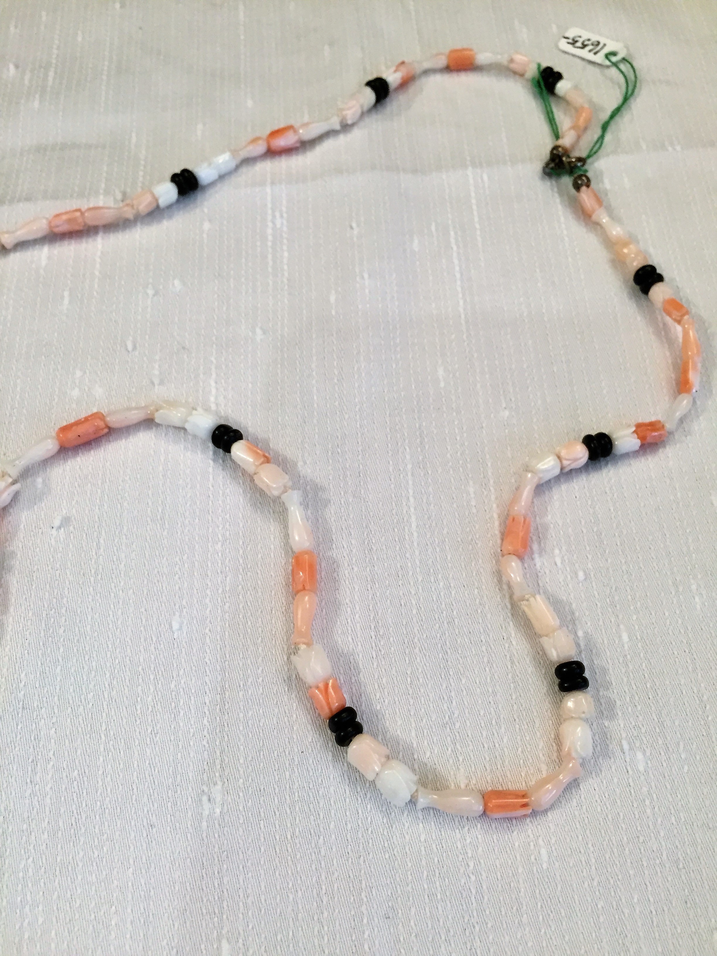 Halsband med koraller,onyx mm. Handsnidade tulpanermm.74cm.-70tal.Unikt! - 3
