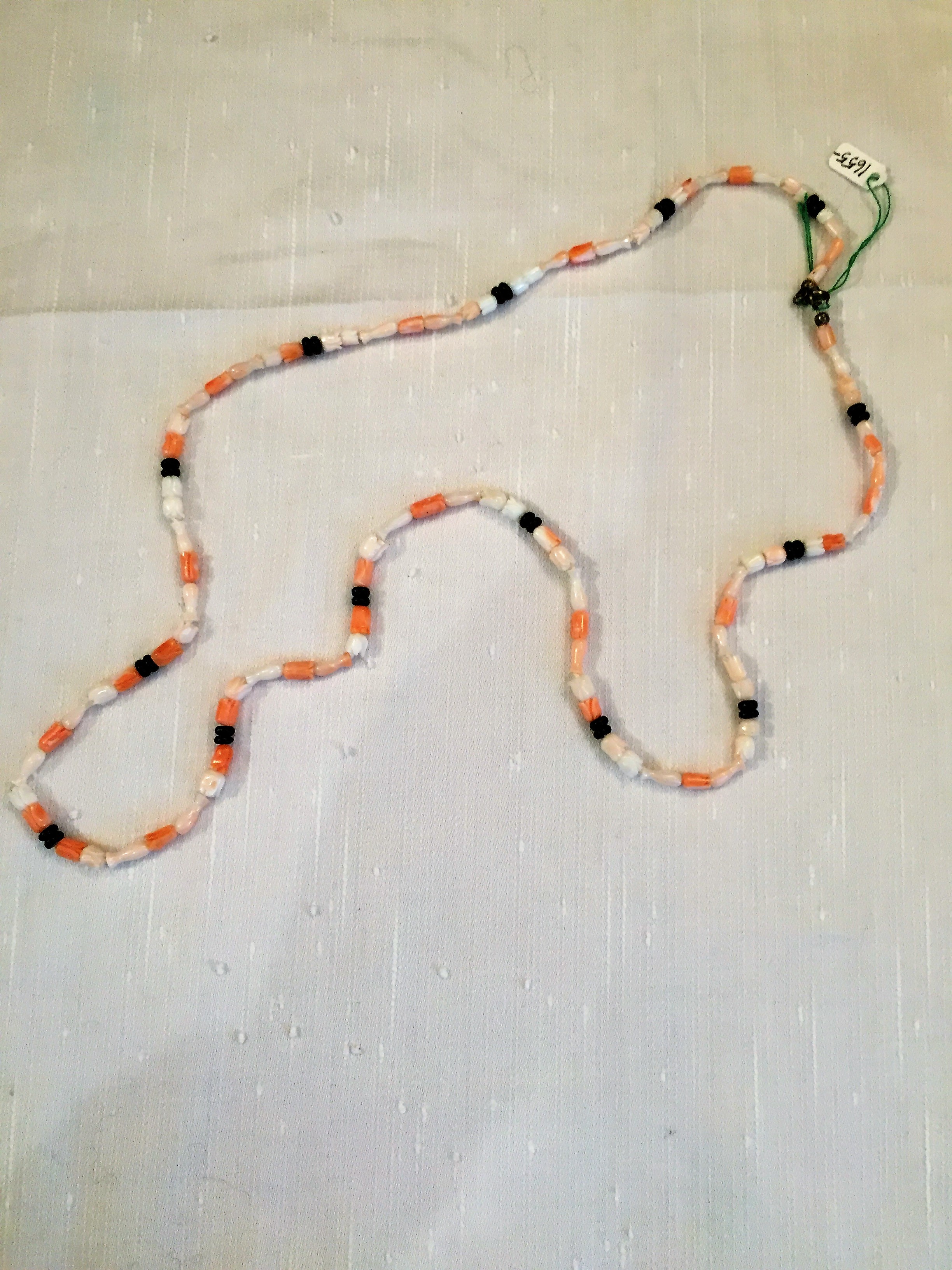 Halsband med koraller,onyx mm. Handsnidade tulpanermm.74cm.-70tal.Unikt! - 2