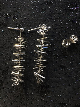 Örhängen i äkta silver   Stämplade med svenska stämplar,925 sterling silver