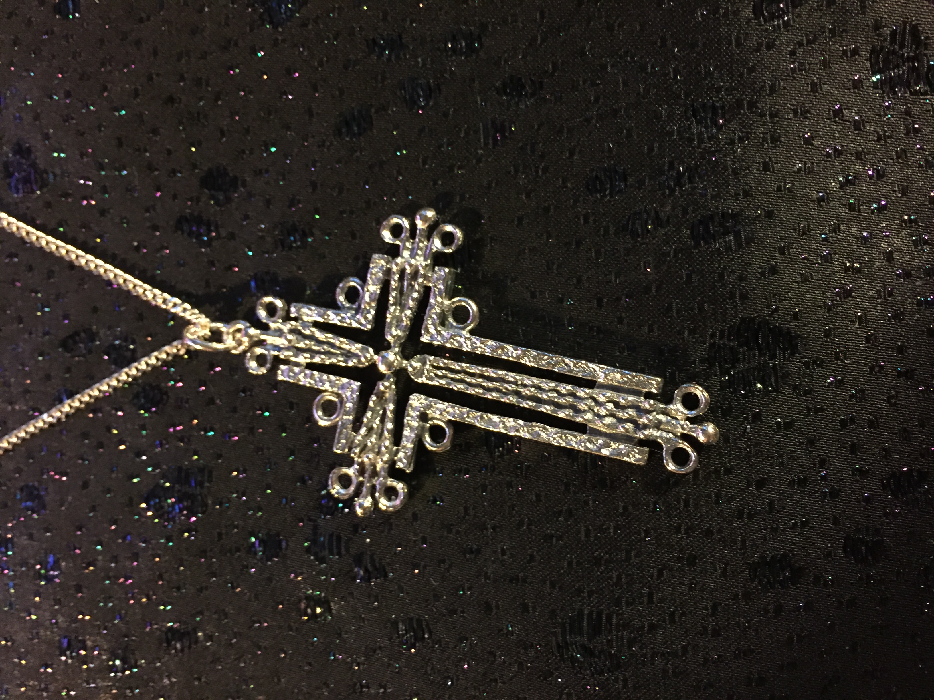 Kors i äkta silver.Finsk design .1971. 70mm högt.