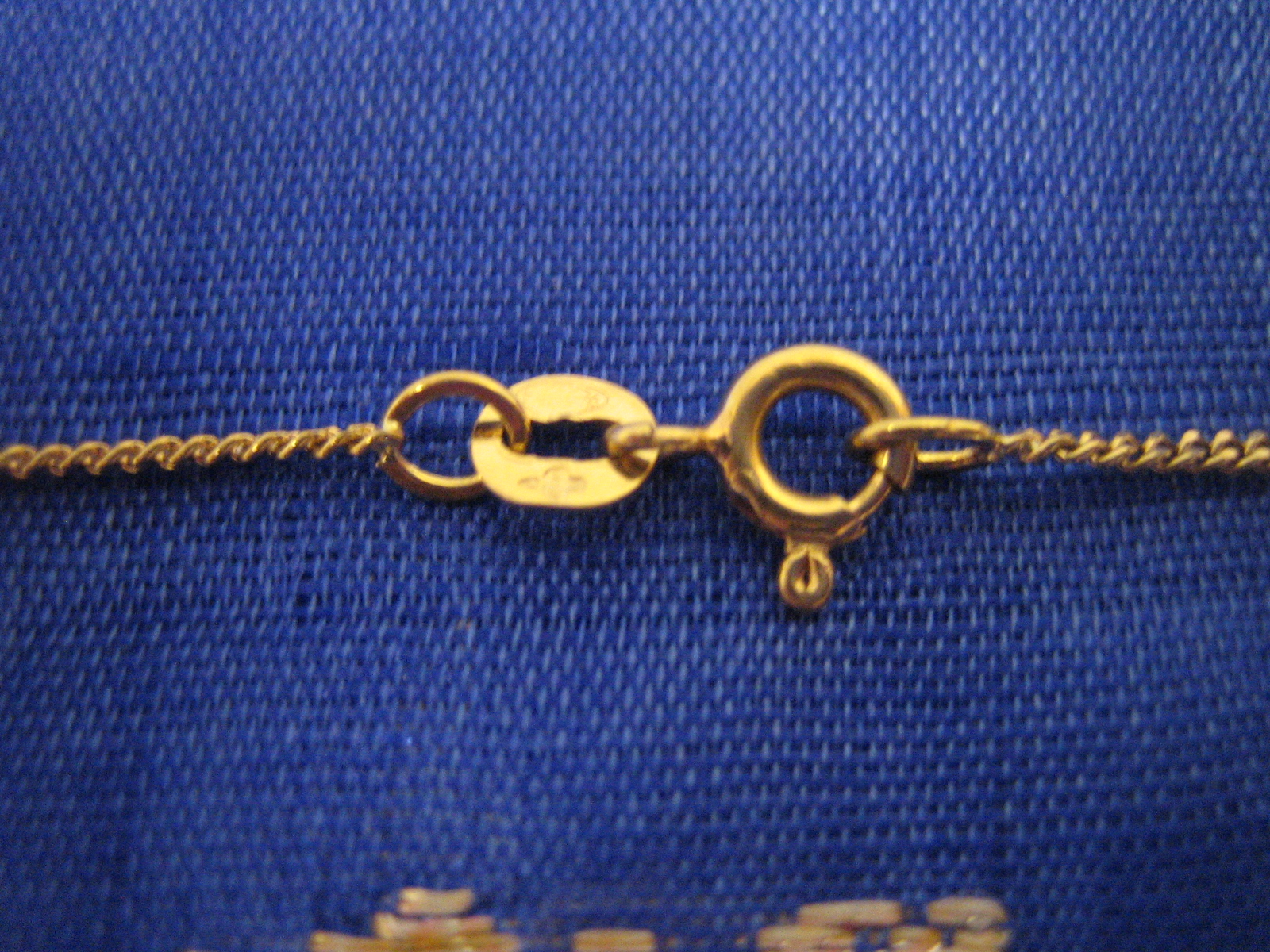 Guldkedja i 18 karat guld.Modell Pansar. 50 cm lång. 7 gram - 3