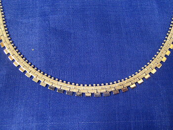 Halsband i 18 karats vitguld.Fantasi.