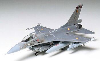 TAMIYA 60701 1/72 F-16 Fighting Falcon
