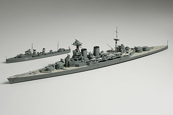 Tamiya 31806 1/700 British Battle Cruiser Hood & E Class Destro