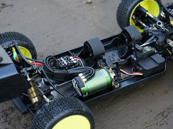 Castle Creations MAMBA X Sensor ESC och 1515-2200KV Combo E-Buggy - 6
