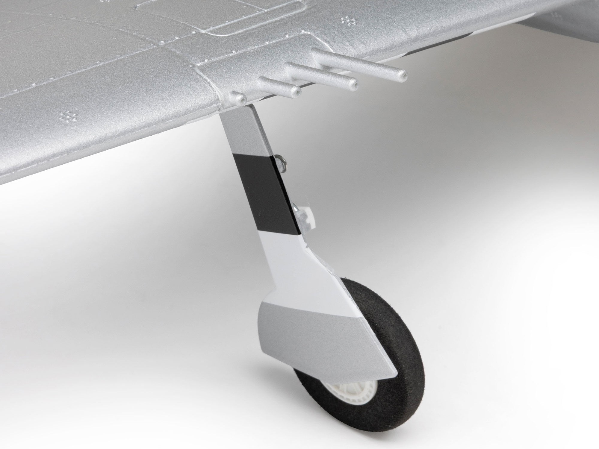 E-Flite EFL07050 Micro P-47 Thunderbolt 625mm BNF Basic with AS3X+ and SAFE Select - 22