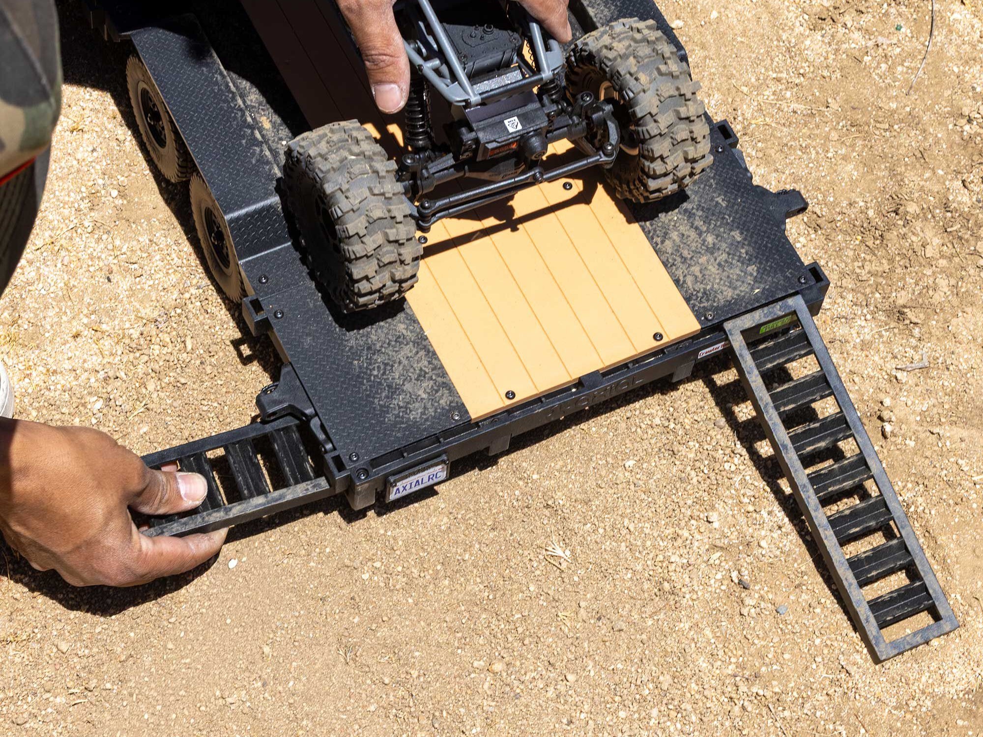 Axial 1/10 SCX10 Flat Bed Vehicle Trailer - 9