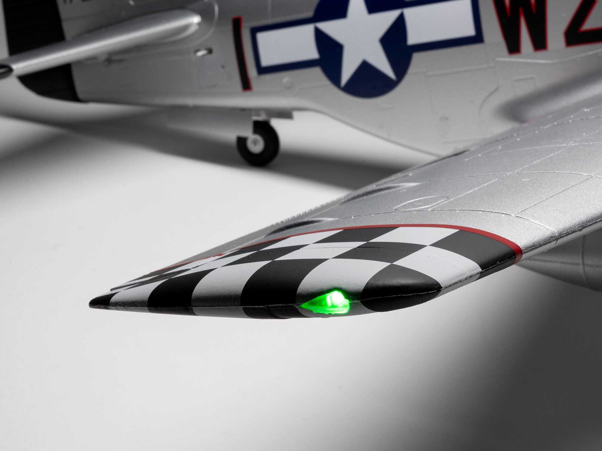 E-Flite EFL-3360 P-51D Mustang "Big Beautiful Doll" 1.5m PNP - 31