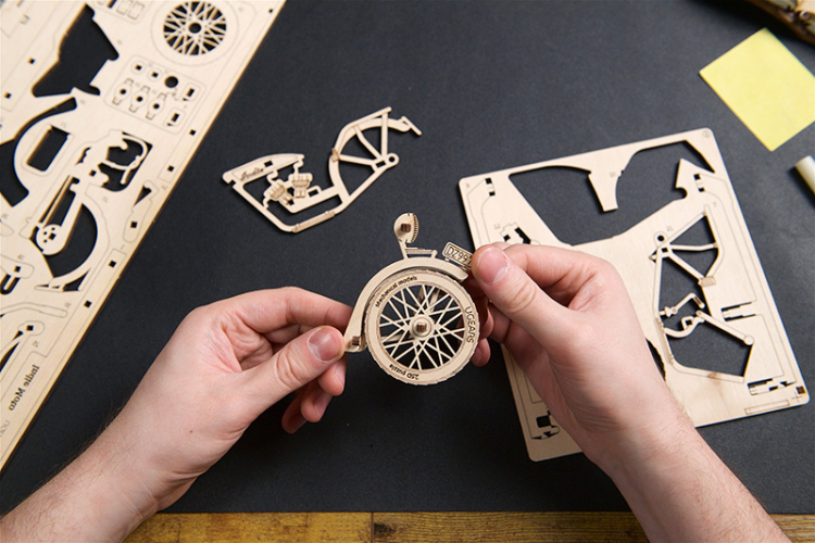 Ugears Indie Moto 2.5D Puzzle* - 8
