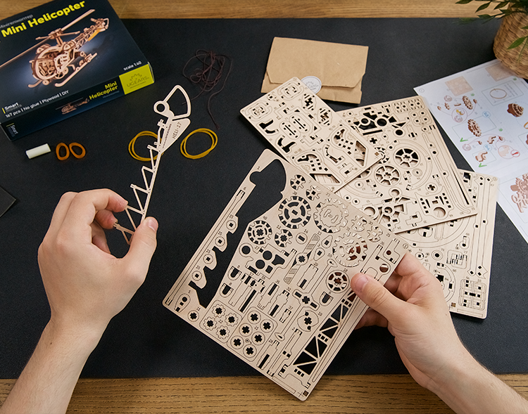 Ugears Mini Helicopter - 10