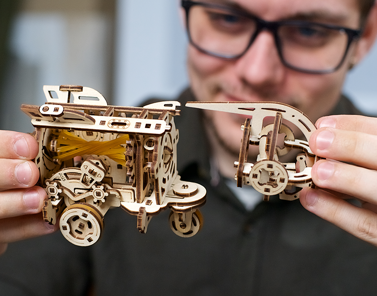 Ugears Steampunk Submarine - 2