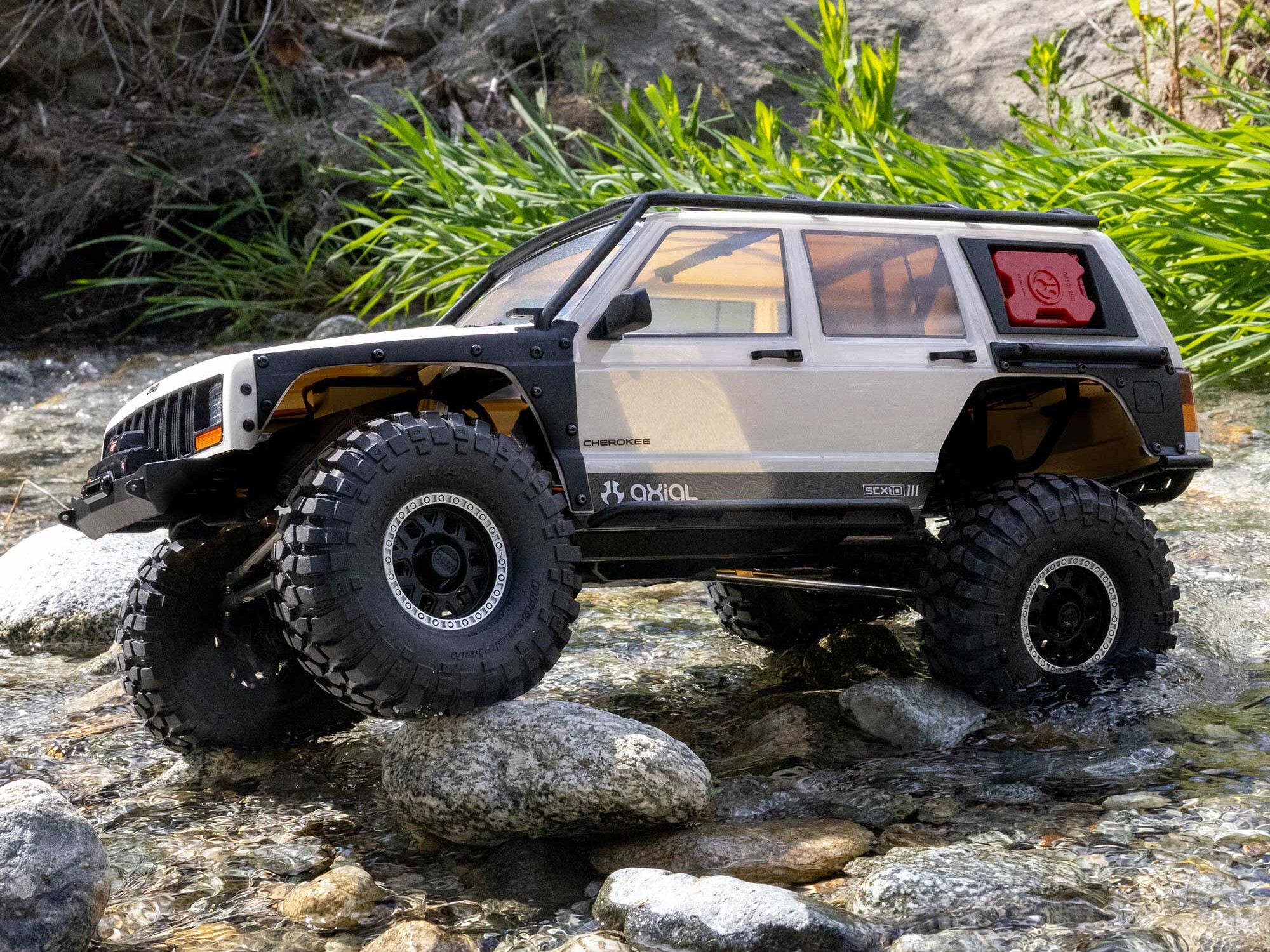 Axial AXI-2037T2 1/10 SCX10 III Jeep Cherokee XJ 4X4 RTR Brushed Rock Crawler, White - 27