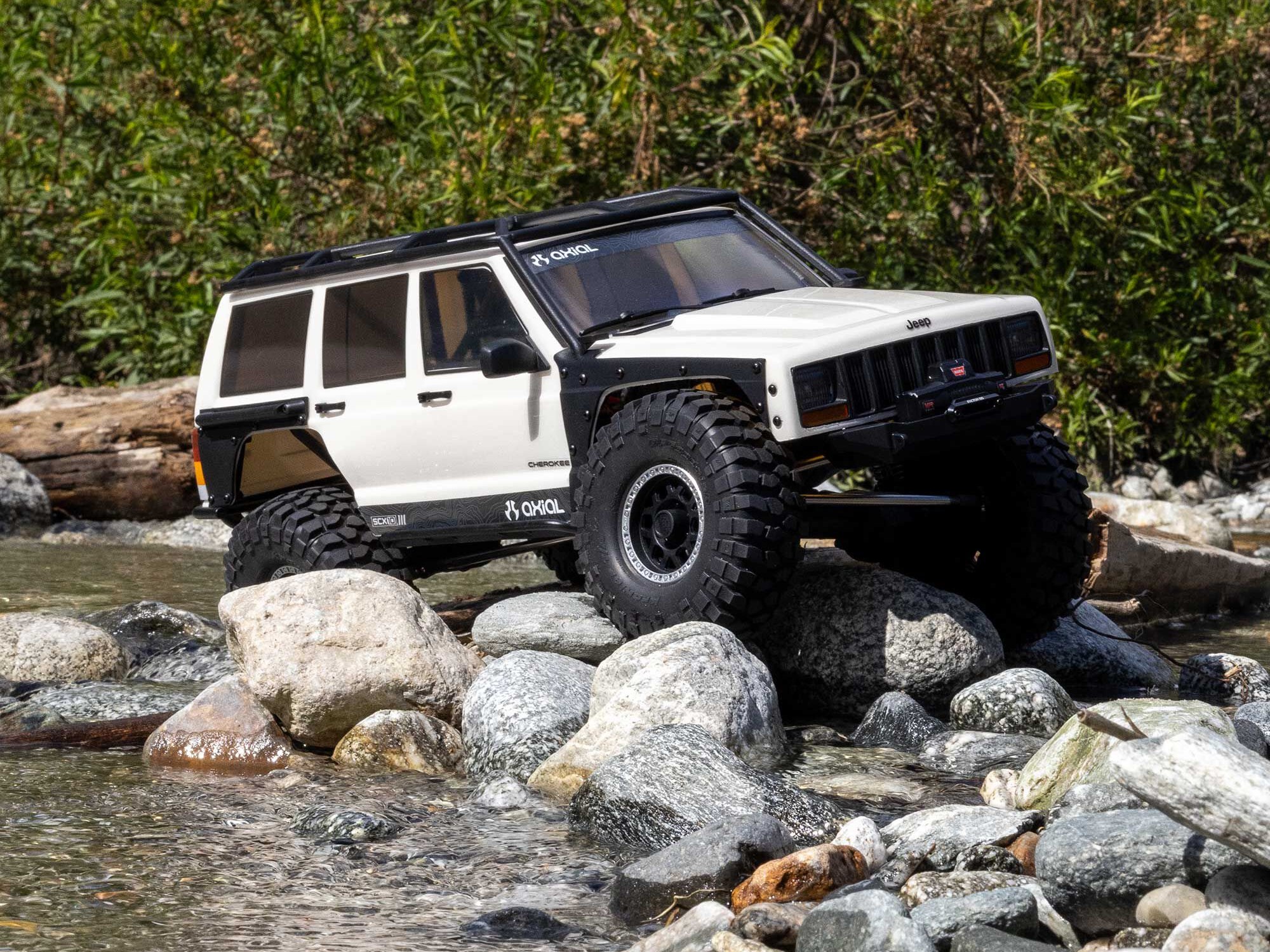 Axial AXI-2037T2 1/10 SCX10 III Jeep Cherokee XJ 4X4 RTR Brushed Rock Crawler, White - 28