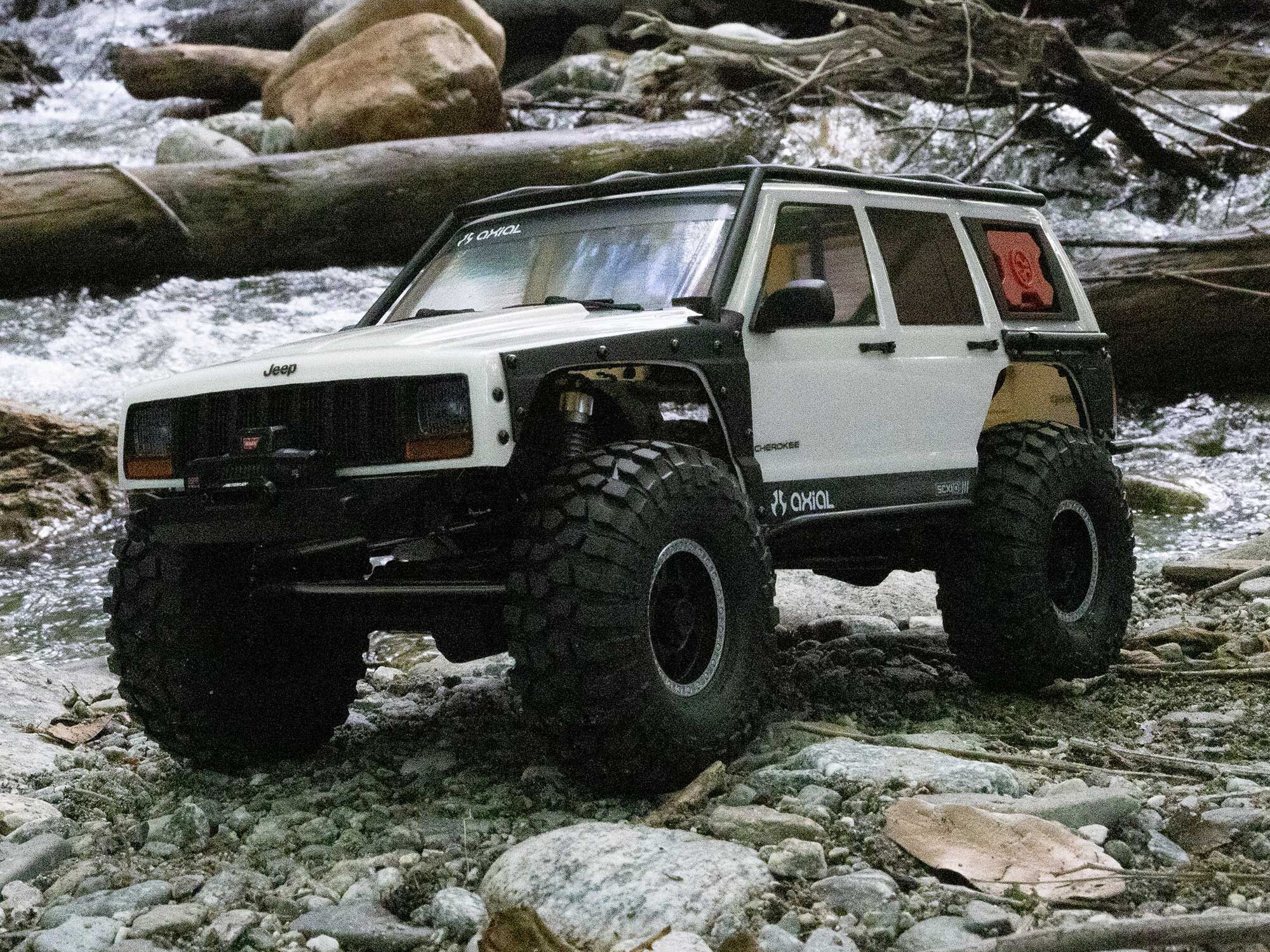 Axial AXI-2037T2 1/10 SCX10 III Jeep Cherokee XJ 4X4 RTR Brushed Rock Crawler, White - 26