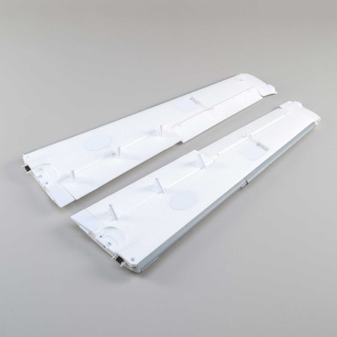E-flite EFL5953 Wing Set: SR-22T - 2