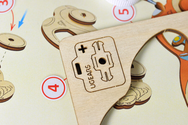Ugears Bil - 4Kids - 4