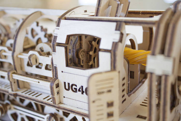 Ugears Steam Locomotiv U-460 with Tender - 2