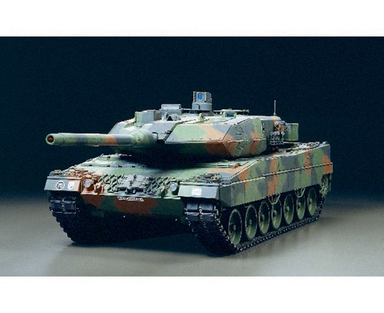 Tamyia 56020 1/16 R/C LEOPARD 2A6 w/Option Kit - 6