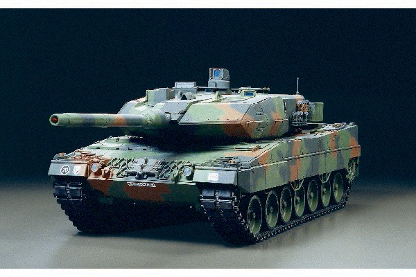 Tamyia 56020 1/16 R/C LEOPARD 2A6 w/Option Kit