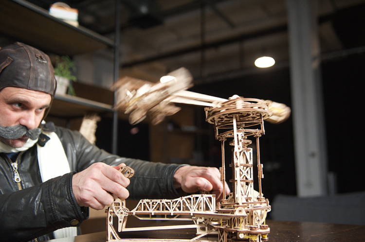 Ugears Aviator - 2