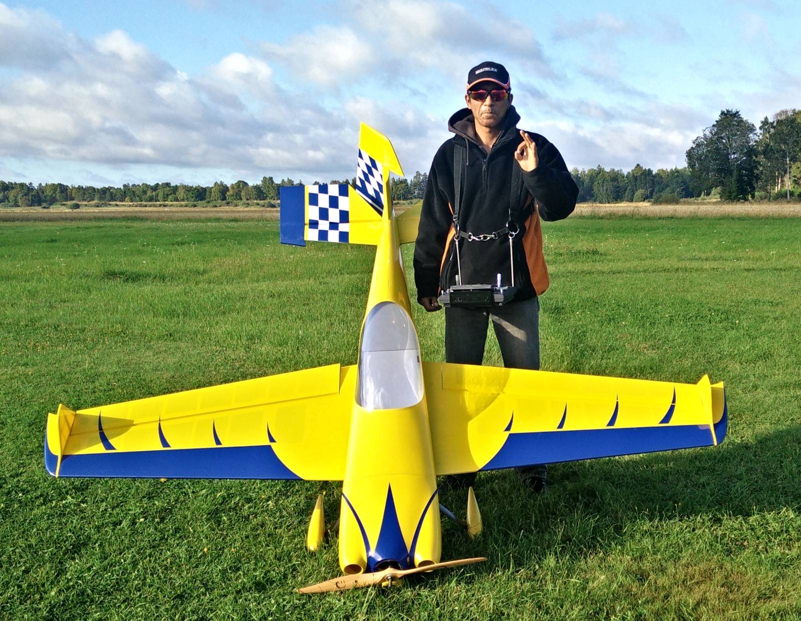 Extreme Flight MXS 94 Yellow/Blue