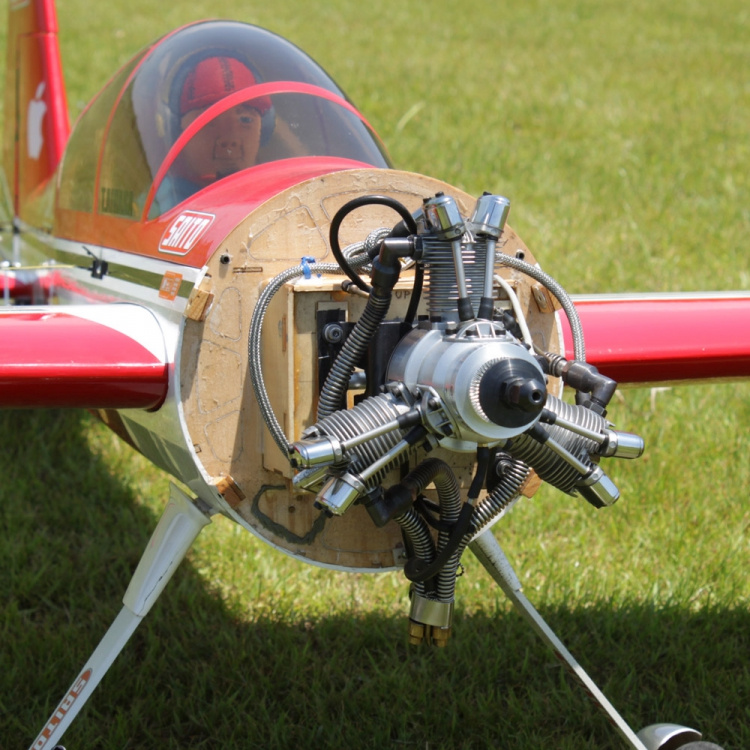 Saito FG-33R3 33cc 4-takts 3-cyl Stjärnmotor Bensin - 7