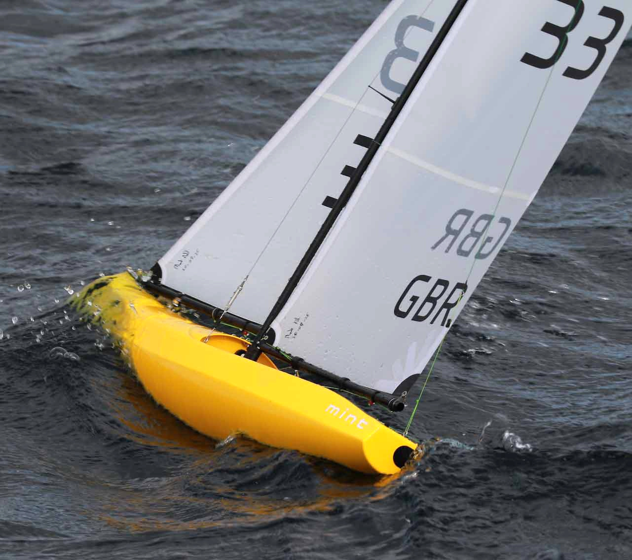 Joysway 8820PY Sailboat Mint IOM PNP Pearl Yellow - 24