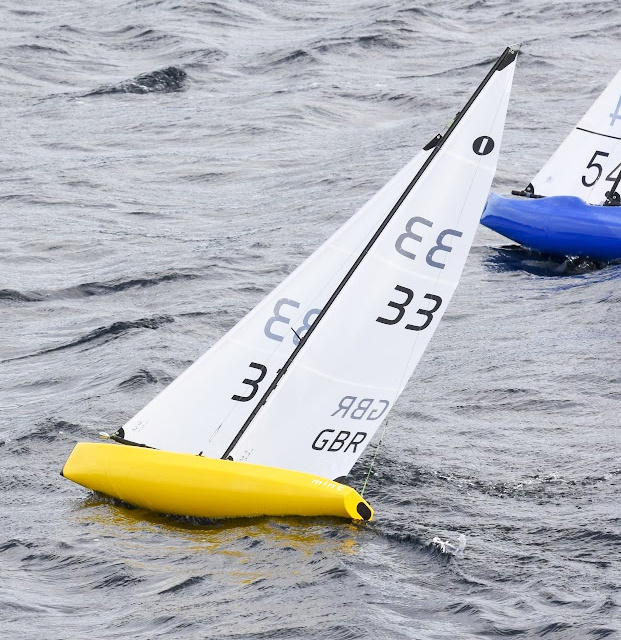 Joysway 8820PY Sailboat Mint IOM PNP Pearl Yellow - 2