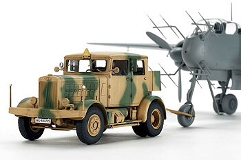 TAMIYA 32593 1/48 German Heavy Tractor SS-100