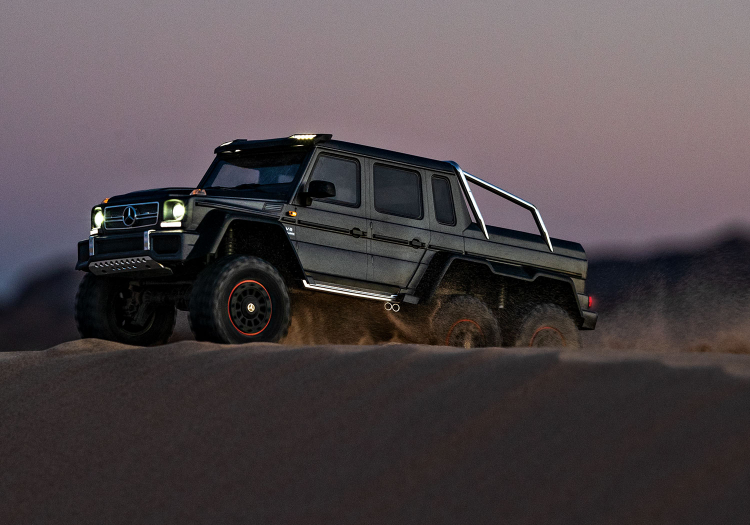 Traxxas TRX-6 Mercedes-Benz G63 AMG 6X6 TQi RTR Clipless Svart - 11