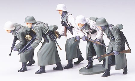 Tamyia 35256 1/35 GERMAN ASSAULT INF. WINTER