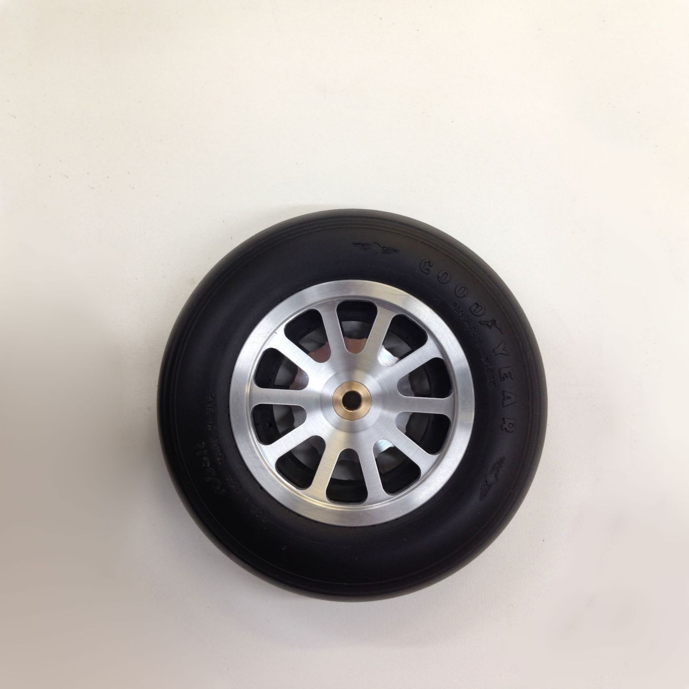 Hangar 9 Main Wheel: P-51D 60cc - 2