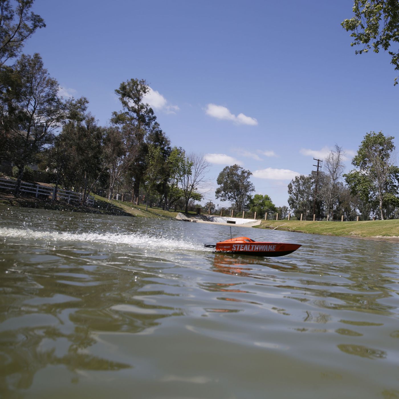ProBoat PRB08015I Stealthwake 23-inch Deep-V Brushed RTR INT - 3