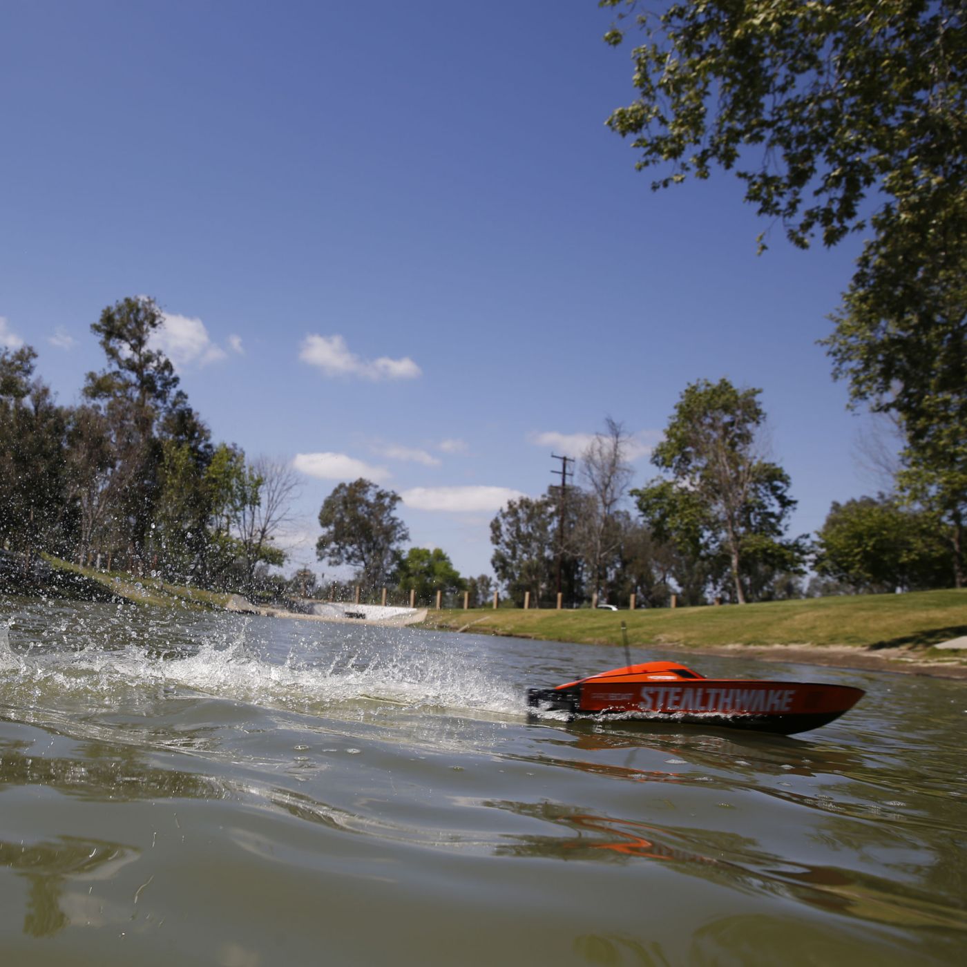 ProBoat PRB08015I Stealthwake 23-inch Deep-V Brushed RTR INT - 5