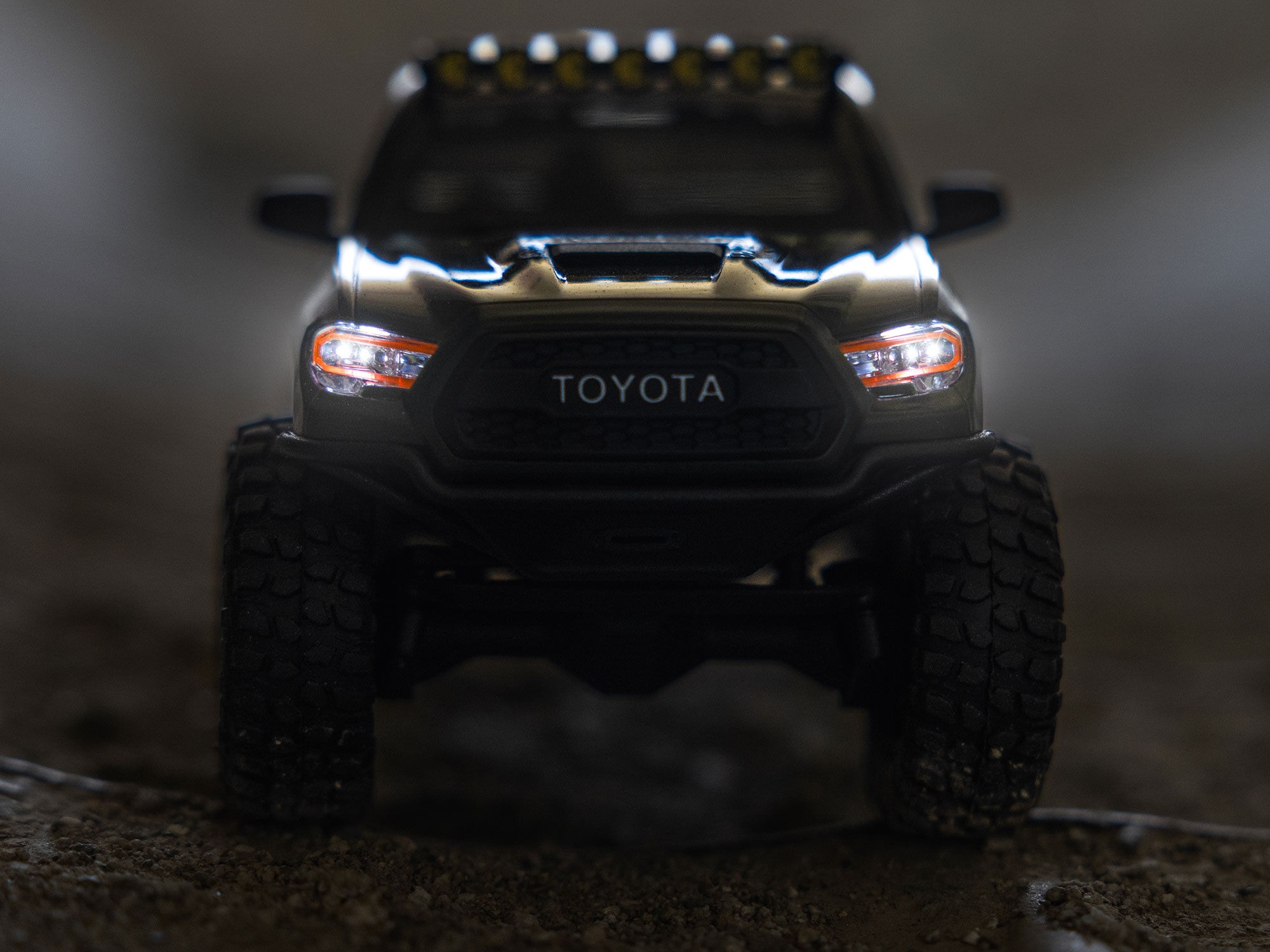 Axial 1/30 SCX30 Toyota Tacoma TRD Pro Overland Edition 4X4 RTR Brushed Rock Crawler, Grön - 3