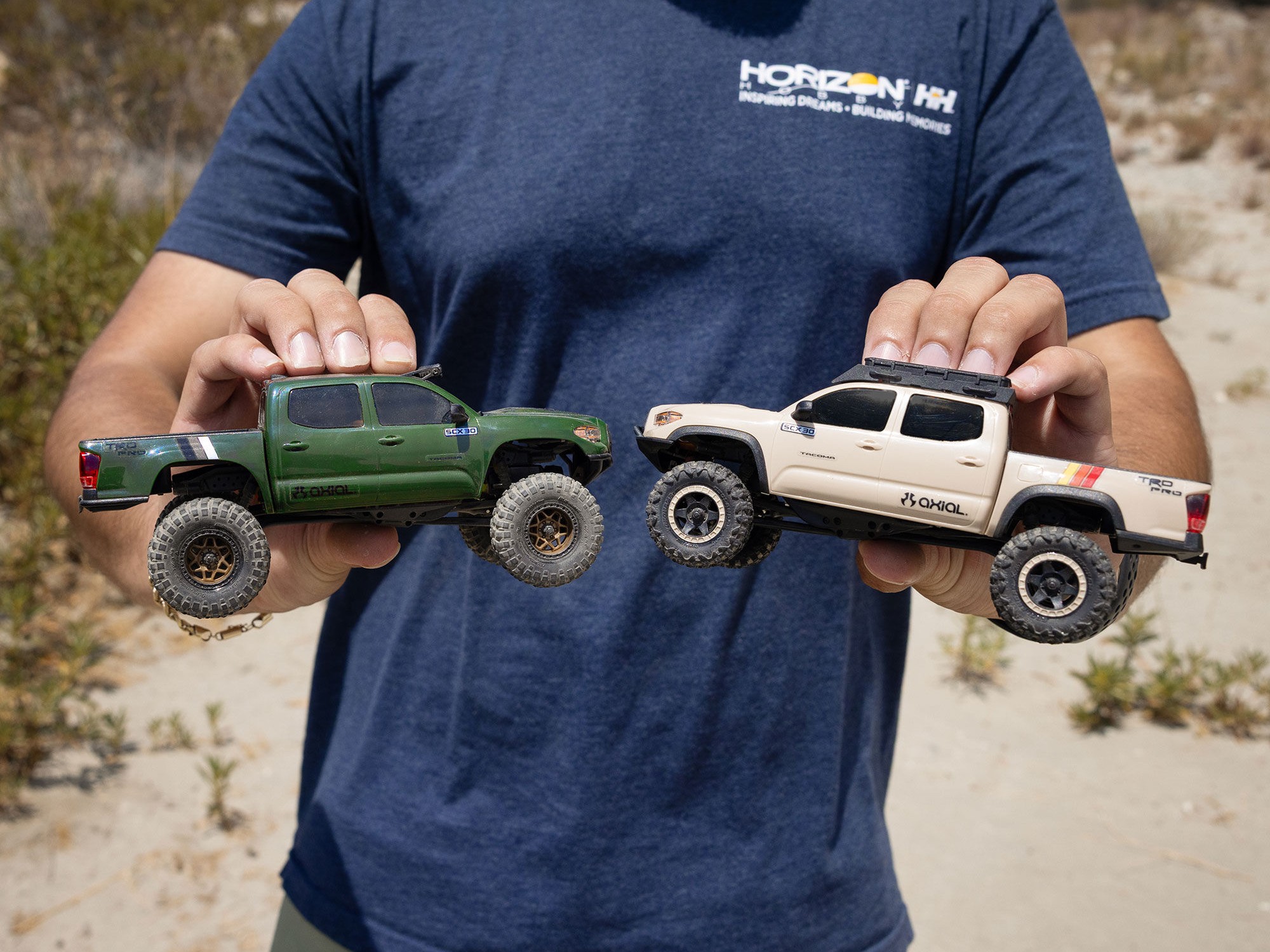 Axial 1/30 SCX30 Toyota Tacoma TRD Pro Overland Edition 4X4 RTR Brushed Rock Crawler, Grön - 5